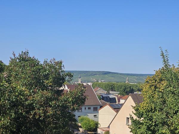 Terrain
        
        - 892 m² 162 000 € *