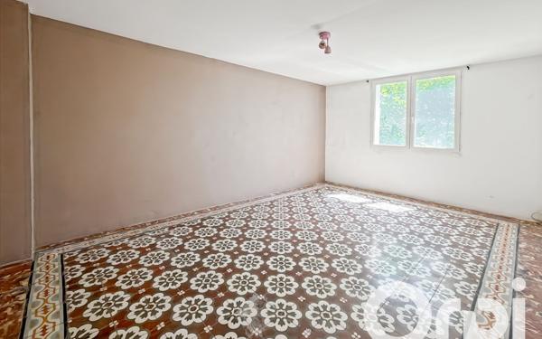 Maison à vendre    8 pièces •  Bollène