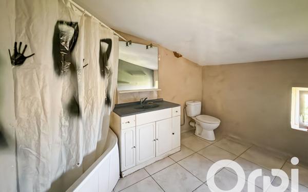 Maison à vendre    8 pièces •  Bollène