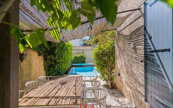 Maison à vendre    5 pièces •  Marseille 12