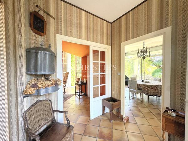 Un domaine unique à Saintes – 2 maisons, piscine et parc arboré