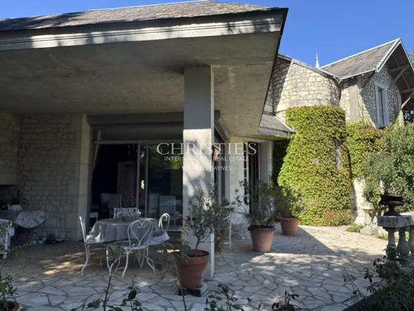 Un domaine unique à Saintes – 2 maisons, piscine et parc arboré