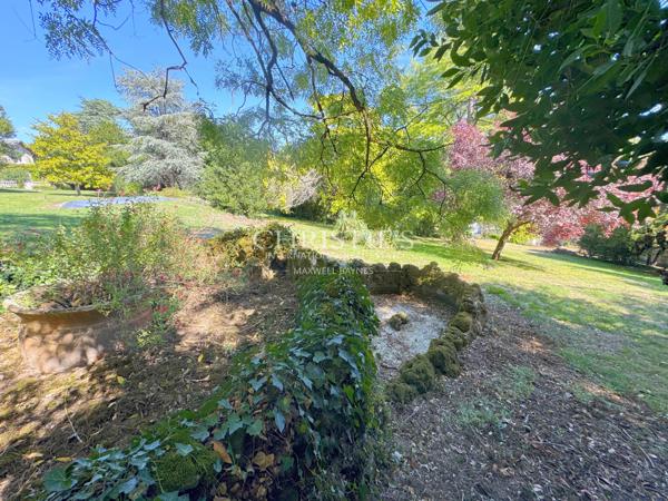 Un domaine unique à Saintes – 2 maisons, piscine et parc arboré