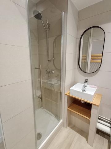 Studio cabine entièrement rénové avec parking