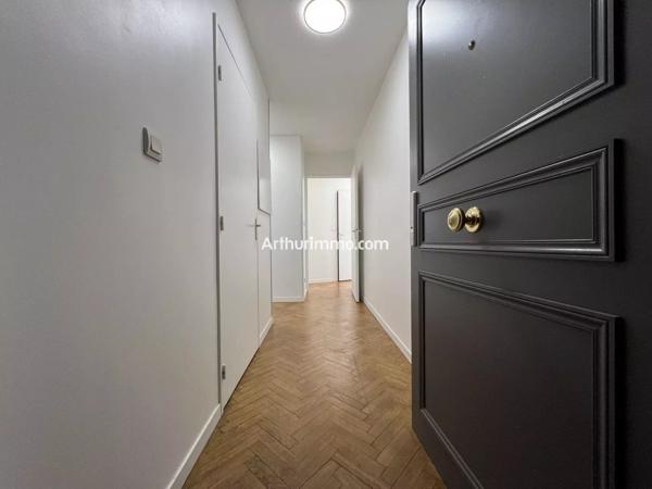 Vente                                                      Appartement
                        
                     2 pièces                      51 m2                     à Sucy-en-Brie