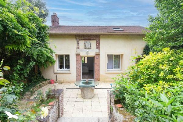 Maison à vendre 849 000 € Saint-Prix 9 p 201 m² DPE D