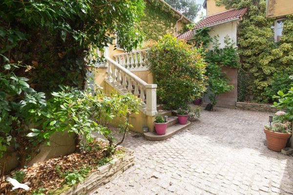 Maison à vendre 849 000 € Saint-Prix 9 p 201 m² DPE D