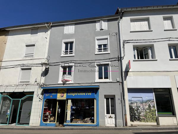 Immeuble avec local commercial et appartement