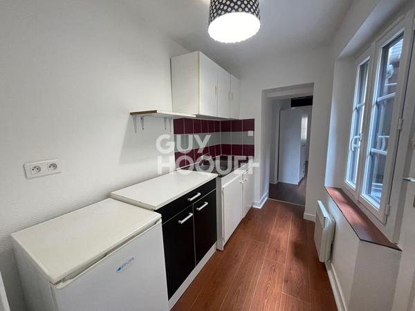 LOCATION STUDIO AVEC TERRASSE (30 m²) à LAON VILLE HAUTE