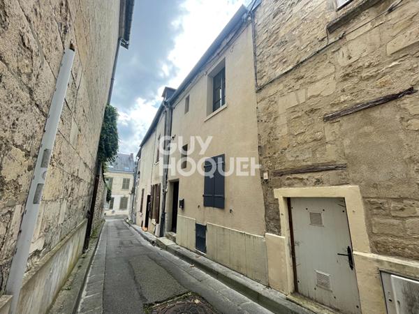 LOCATION STUDIO AVEC TERRASSE (30 m²) à LAON VILLE HAUTE