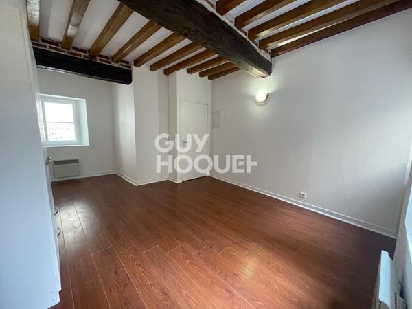 LOCATION STUDIO AVEC TERRASSE (30 m²) à LAON VILLE HAUTE