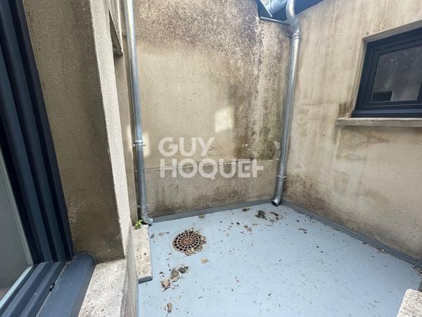 LOCATION STUDIO AVEC TERRASSE (30 m²) à LAON VILLE HAUTE