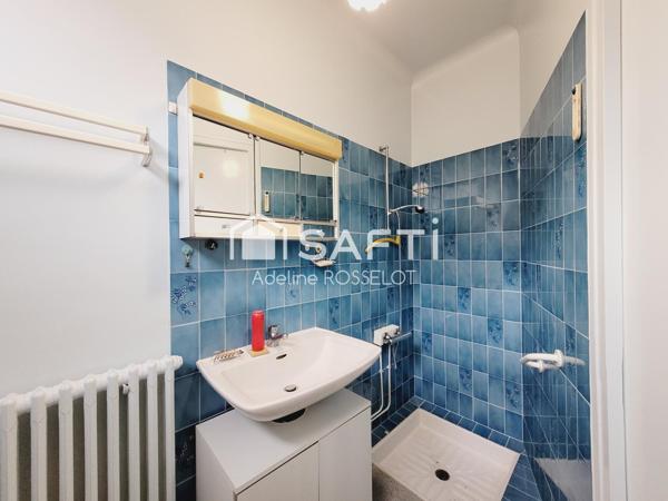 Maison à rénover + grandes surfaces de stockage