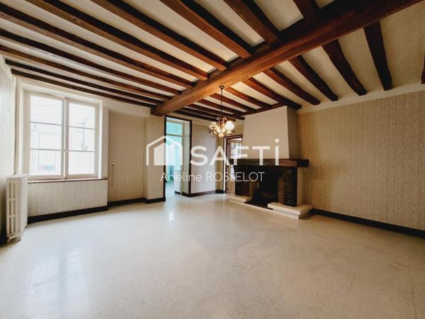 Maison à rénover + grandes surfaces de stockage