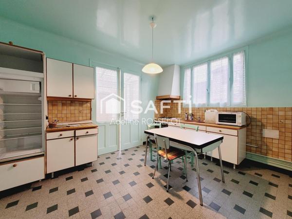 Maison à rénover + grandes surfaces de stockage