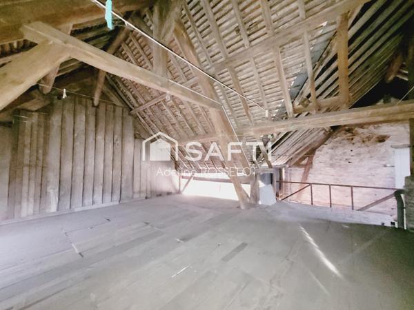 Maison à rénover + grandes surfaces de stockage