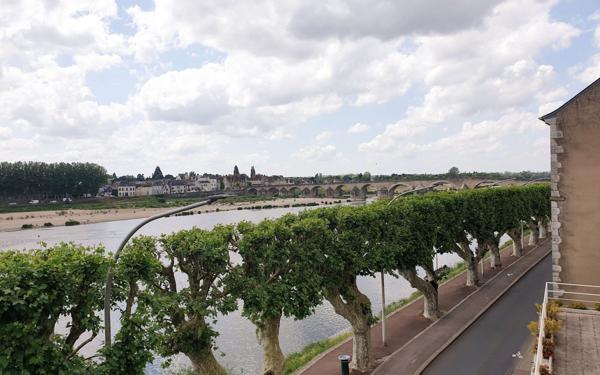 Maison à vendre    5 pièces •  Gien