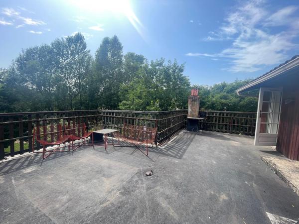 Au Bugue, maison + appartement