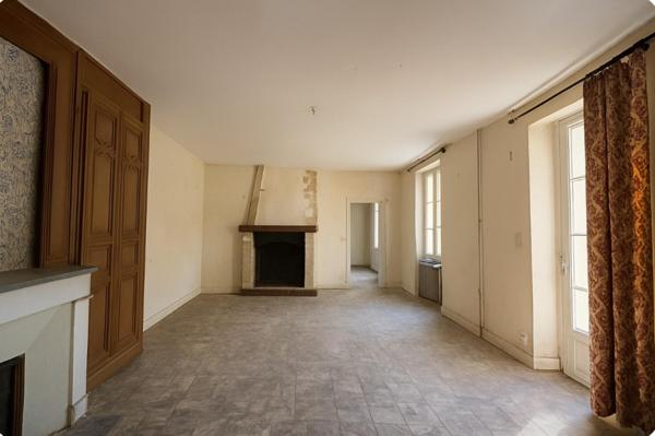 Au Bugue, maison + appartement