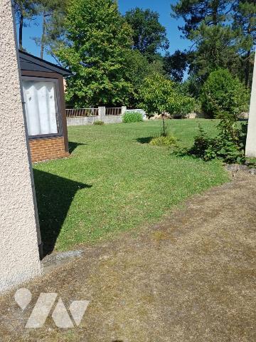 Maison de plain-pieds 3 chambres 3 garages Terrain 912 m2