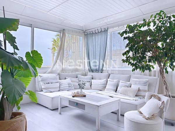 Charmant chalet 7 pièces de 112 m² en pleine propriété avec jardin, garage et vue exceptionnelle sur les étangs, le canal et les salins à Gruissan