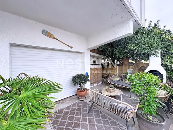 Charmant chalet 7 pièces de 112 m² en pleine propriété avec jardin, garage et vue exceptionnelle sur les étangs, le canal et les salins à Gruissan