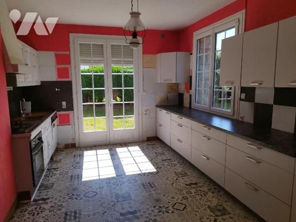 A vendre. Maison. ST HILAIRE DU HARCOUET. Sud Manche. Basse Normandie.
A proximité du centre v...