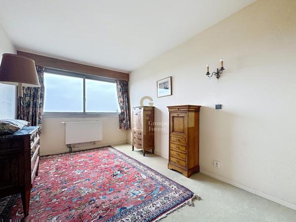 Superbe appartement de 160 m2 à Croix dans résidence sécurisée Séjour 50 m2 superbe vue sud ouest 4 ch