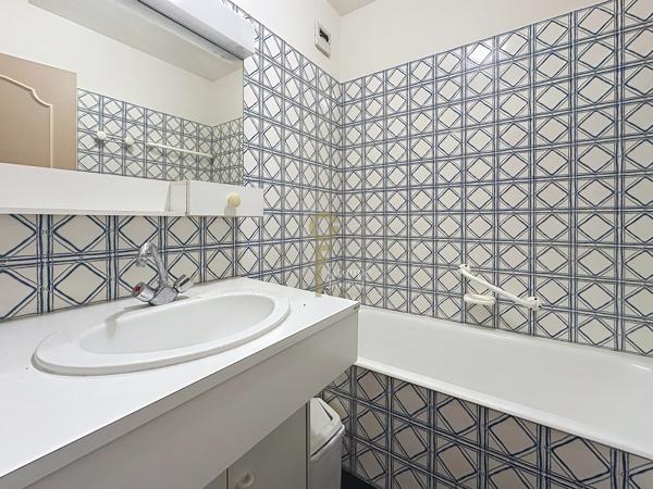 Superbe appartement de 160 m2 à Croix dans résidence sécurisée Séjour 50 m2 superbe vue sud ouest 4 ch
