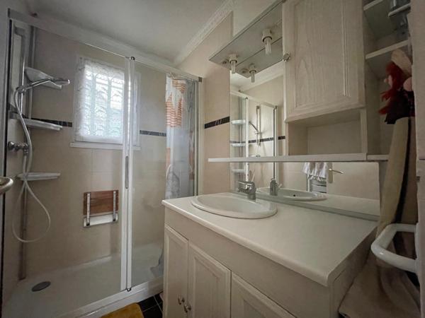 Maison rénovée avec piscine exposée plein Sud