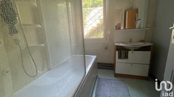 Maison de ville 5 pièces de 105 m² à Mouleydier (24520)