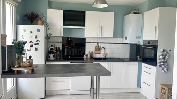 Appartement
         3 pièces
        - 76 m² Exclusivité 205 000 € *