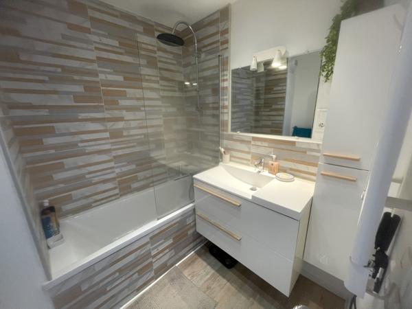 Appartement
         3 pièces
        - 76 m² Exclusivité 205 000 € *