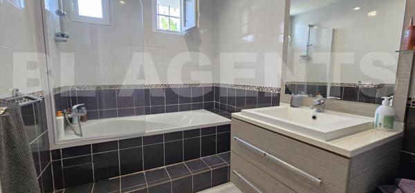 Maison 130 m² / 4 chambres /Sous-sol ou rez-de-jardin TOTAL / Garage 30 m² / Extérieur sur 2600 m² /