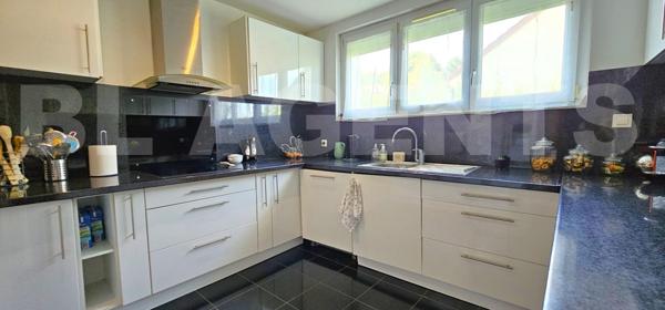 Maison 130 m² / 4 chambres /Sous-sol ou rez-de-jardin TOTAL / Garage 30 m² / Extérieur sur 2600 m² /