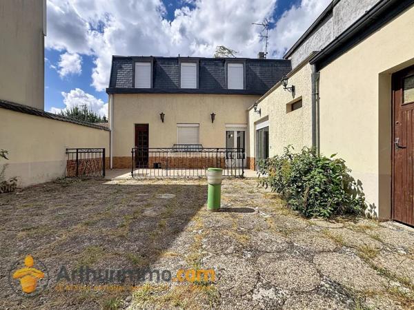 Vente                                                      Immeuble
                        
                                         121 m2                     à Reims