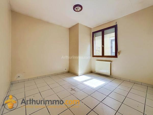 Vente                                                      Immeuble
                        
                                         121 m2                     à Reims