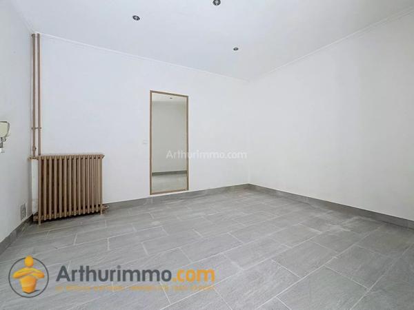 Vente                                                      Immeuble
                        
                                         121 m2                     à Reims