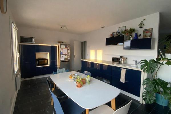 A 15 minutes à vélo de la rochelle et à deux pas des commerces, maison familiale de 4 chambres avec jardin clos et proche de tout !