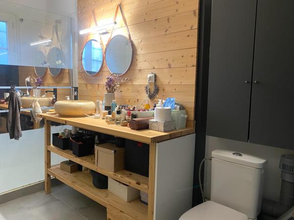 A 15 minutes à vélo de la rochelle et à deux pas des commerces, maison familiale de 4 chambres avec jardin clos et proche de tout !