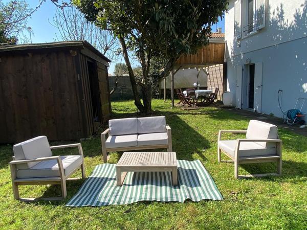 A 15 minutes à vélo de la rochelle et à deux pas des commerces, maison familiale de 4 chambres avec jardin clos et proche de tout !