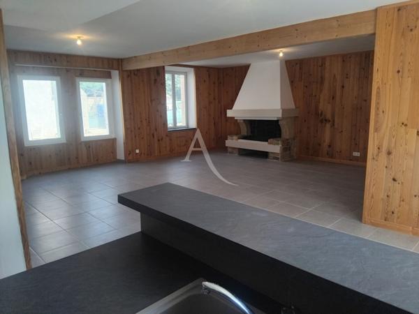Maison Moux 4 pièce(s) 140 m² avec son petit jardin