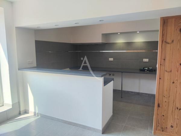 Maison Moux 4 pièce(s) 140 m² avec son petit jardin