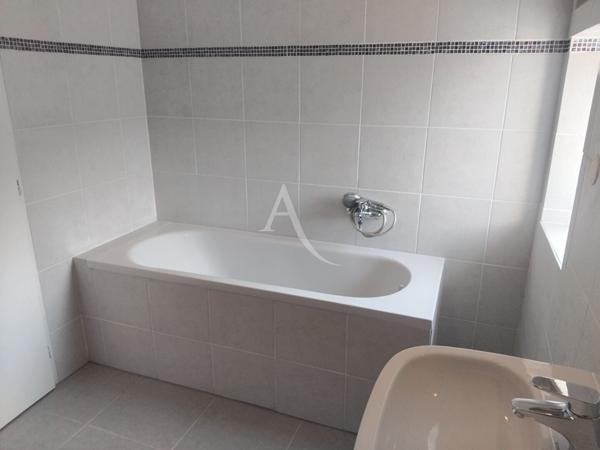 Maison Moux 4 pièce(s) 140 m² avec son petit jardin