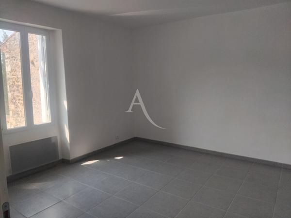 Maison Moux 4 pièce(s) 140 m² avec son petit jardin
