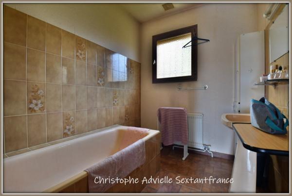 Marmande, au calme proche commerces, maison de plain pied 3 chambres , garage sur parcelle de 567 M2