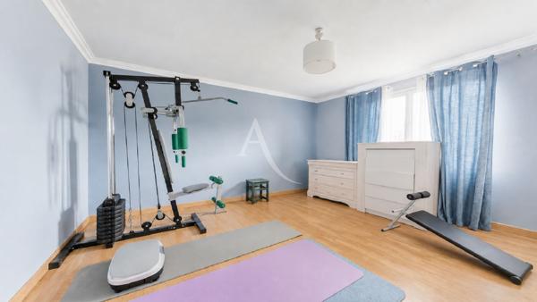Maison Roissy En Brie 8 pièce(s) 122 m2