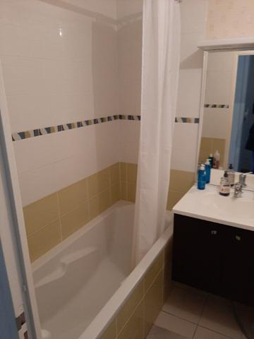 T2 QUARTIER ST SERGE