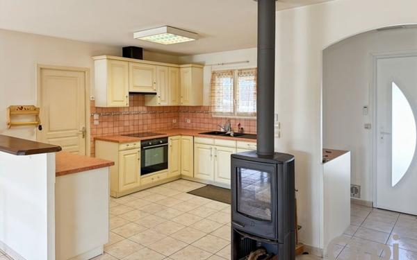 Maison à vendre    4 pièces •  Préchac