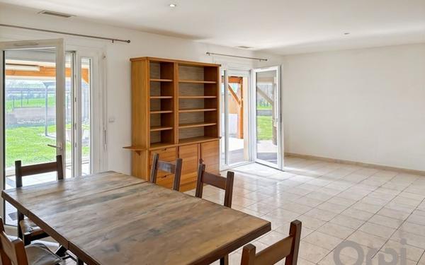 Maison à vendre    4 pièces •  Préchac